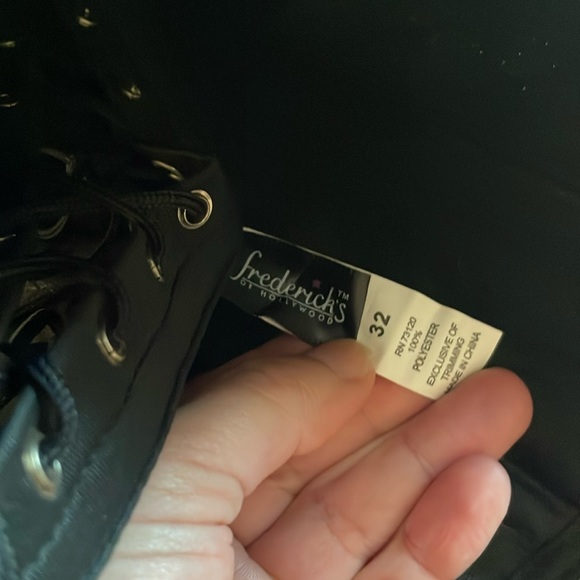 NWOT! Frederick’s of Hollywood Corset Set - Picture 8 of 8